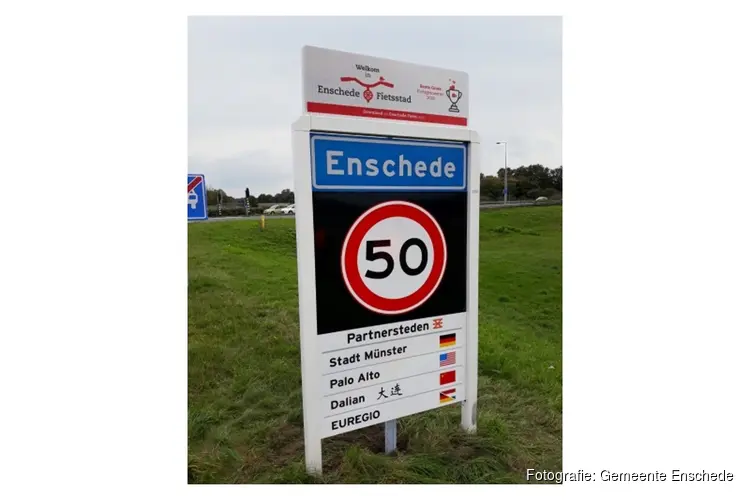 Münster als partnerstad op plaatsnaamborden Enschede