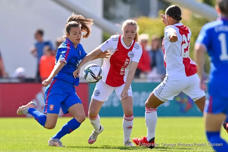 FC Twente Vrouwen deelt eerste tik uit aan Ajax