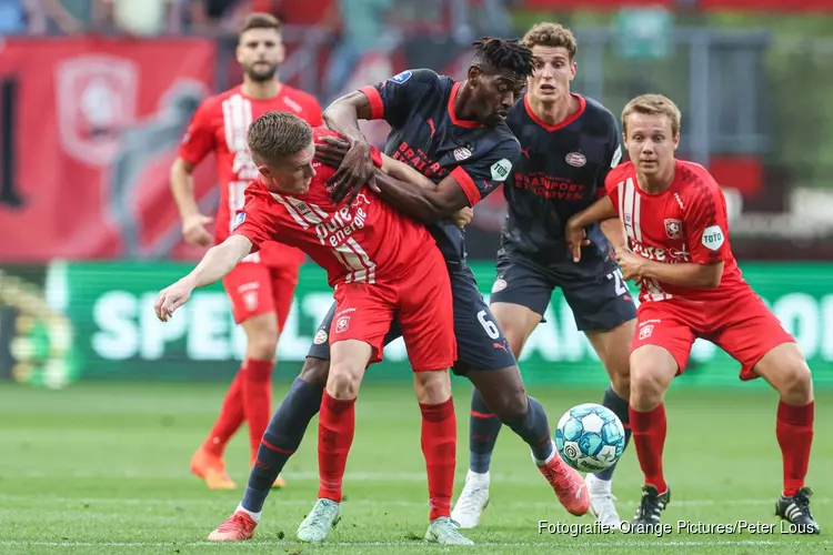FC Twente bezorgt PSV eerste nederlaag