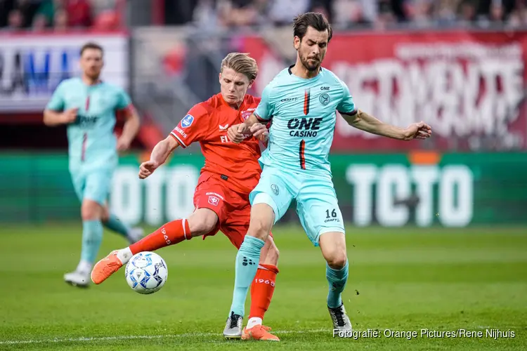 FC Twente wint nipt van Almere City FC